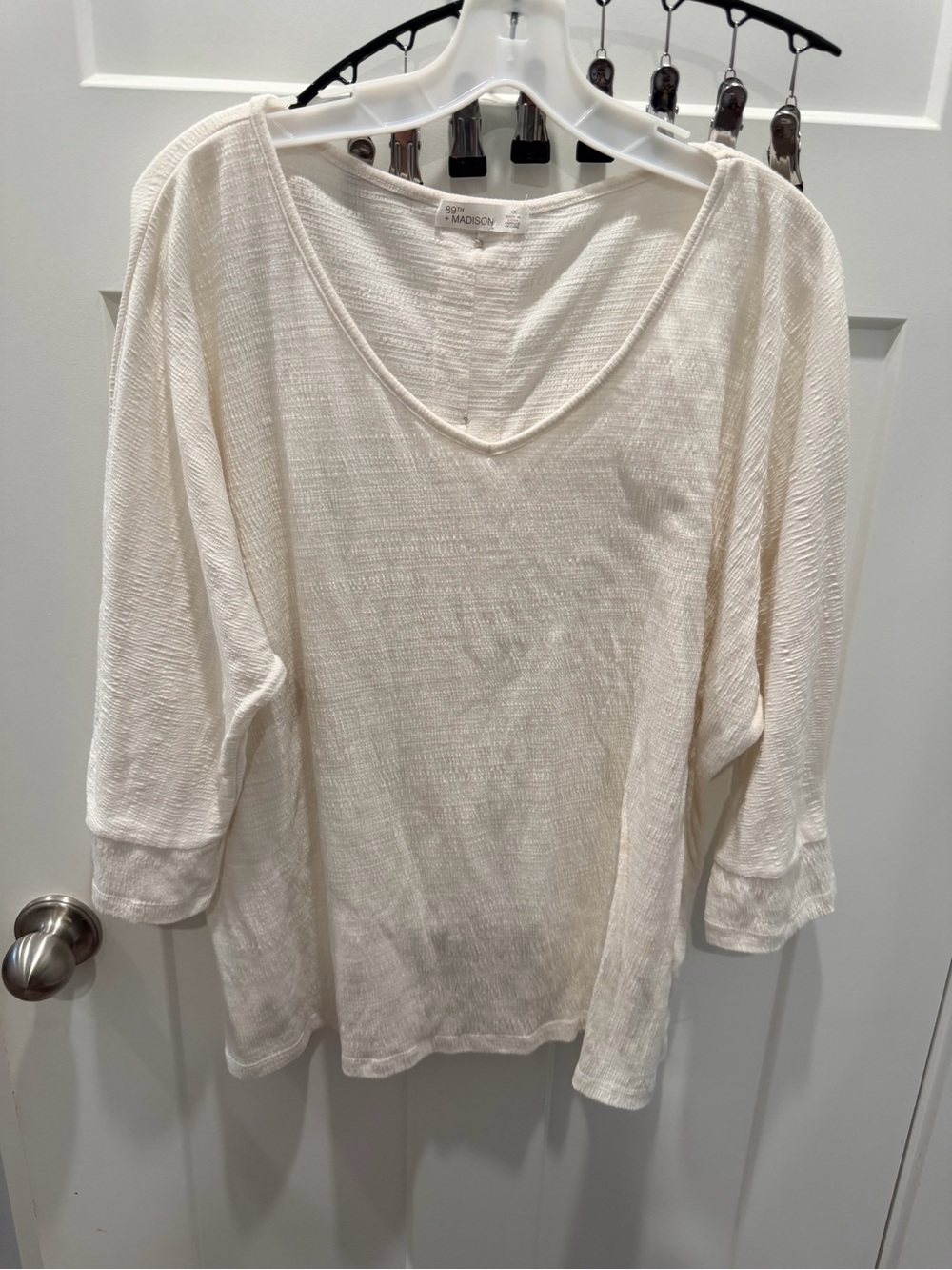 89th + Madison Women’s 1X Ivory Textured V Neck 3/4 Sleeve Top